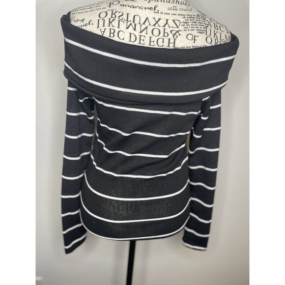 Zara Women’s Sweater Size S  Black & White Striped‎ Off The Shoulder - Picture 4 of 9